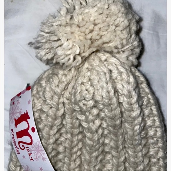 Minky Accessories Beanie Cable Knit Hat With Pom Pom.. Khaki New with Tag - Picture 5 of 7